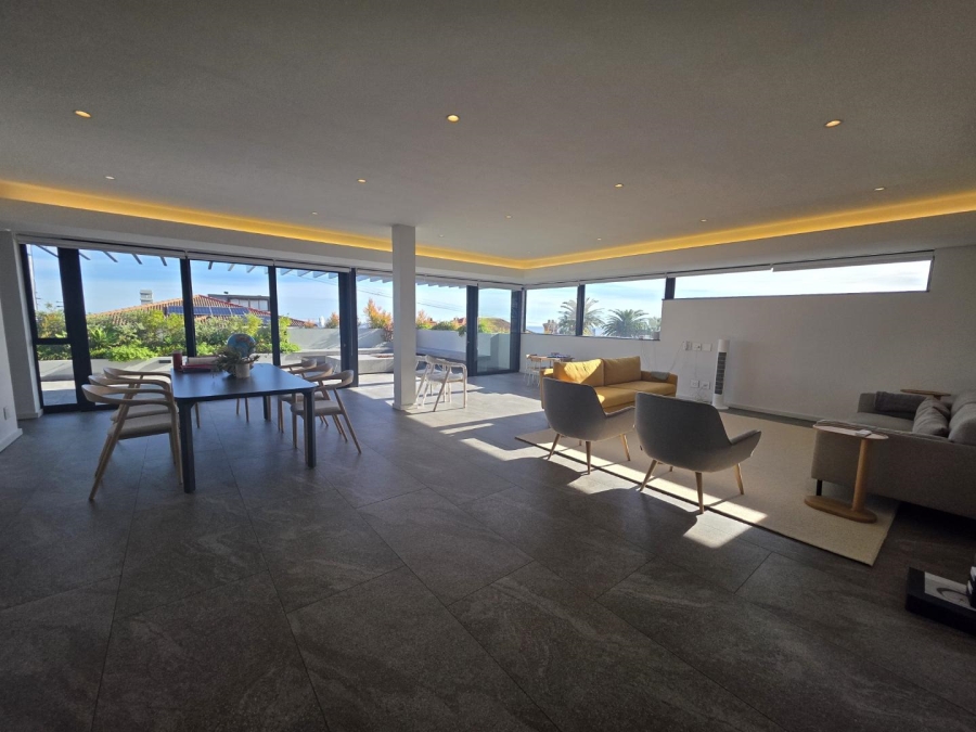 4 Bedroom Property for Sale in Fresnaye Western Cape
